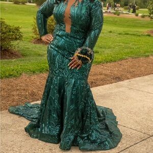 Elegant Green Evening Gown